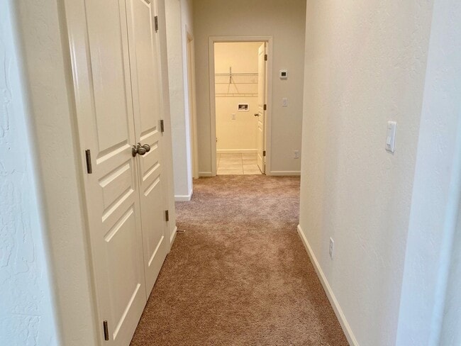 Building Photo - $2,295 Bullard & Leonard, Charming 3 Bedroom - La Canada Ave, Clovis