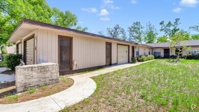 Building Photo - Renovated 2 Bedroom Unit