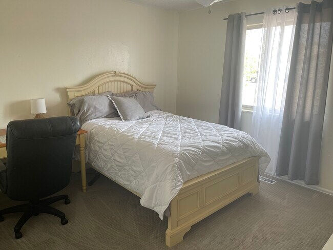 Building Photo - 615 Virginia Ct