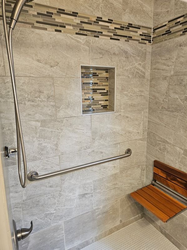 Building Photo - 276 Frasier St SE