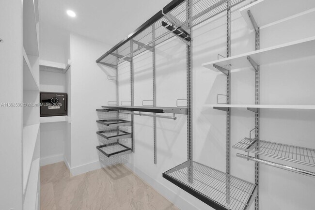 Building Photo - 6860 SW 99th Terrace