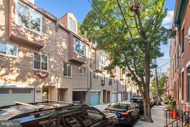 Building Photo - 751 N Ringgold St