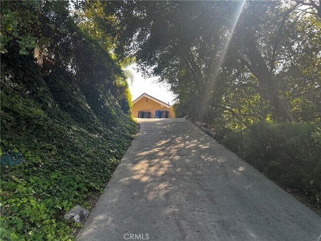 Building Photo - 20524 Missionary Ridge St