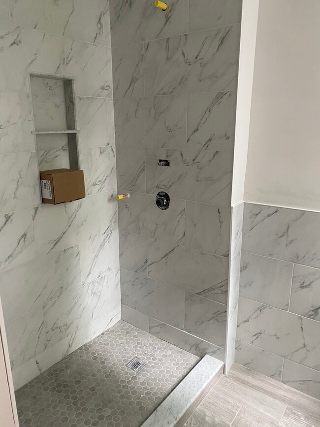 Building Photo - 75 Brook St