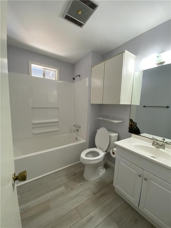 Building Photo - 1303 Barrington Dr