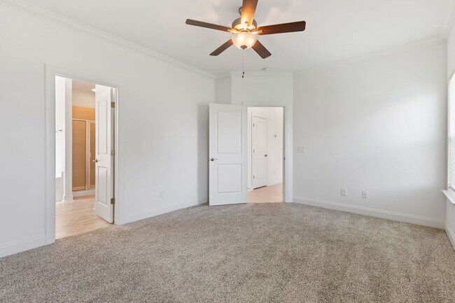 Building Photo - 429 Guethlein Dr