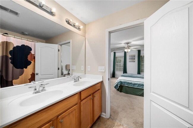 Building Photo - 5227 Whiteoak Ave