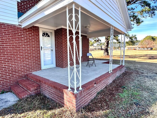 Building Photo - 2278 Old Creek Rd