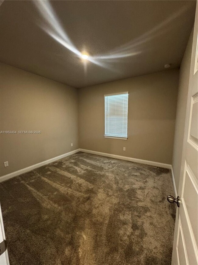 Building Photo - 6712 Cloverdale Ave