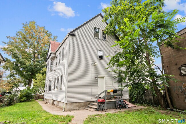 Building Photo - 693 Dixwell Ave