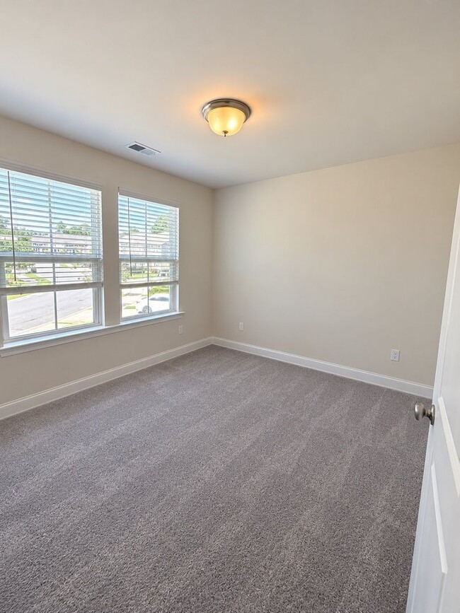 Building Photo - 7775 Montview Rd