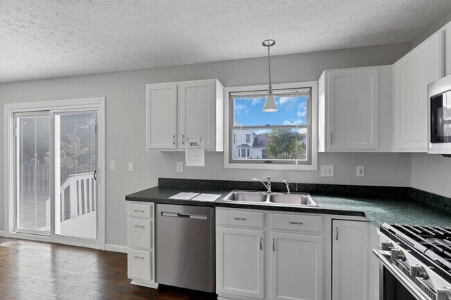 Building Photo - Pataskala Ridge Home