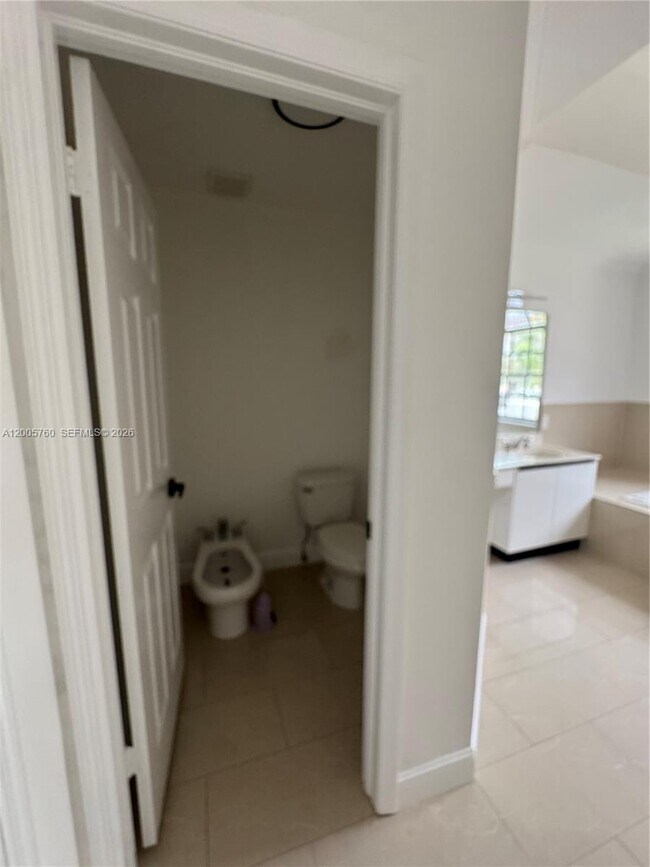 Building Photo - 15071 SW 136th Pl