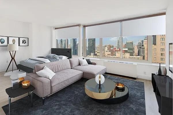 Building Photo - 315 W 33rd St