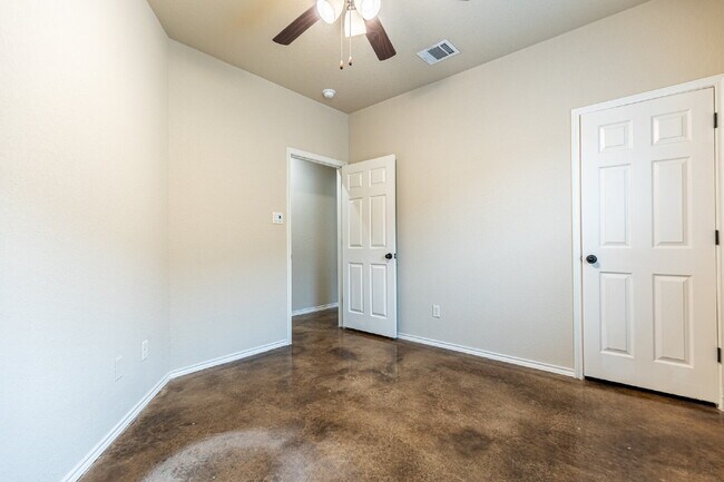 Building Photo - 218 Ragsdale Way