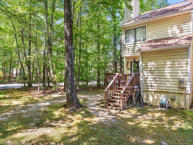 Building Photo - 1701 Early Settlers Rd