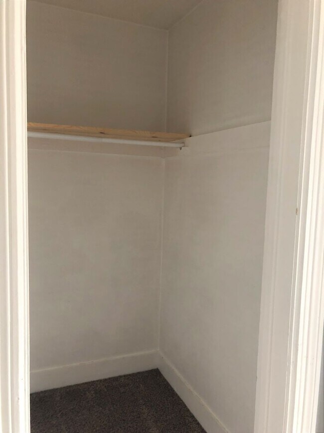 Building Photo - 525 Minor