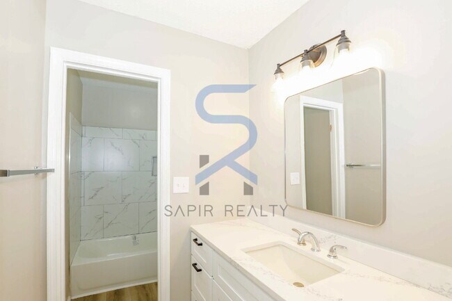 Building Photo - Peaceful Cul-de-Sac Living – 3BR/2.5BA Home in Jonesboro