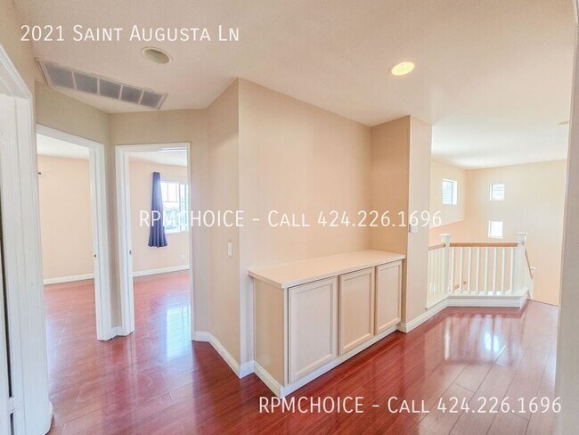 Building Photo - 2021 St Augusta Ln