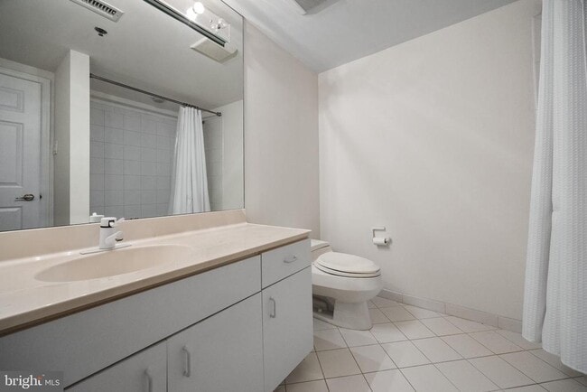 Building Photo - 6072 Main St