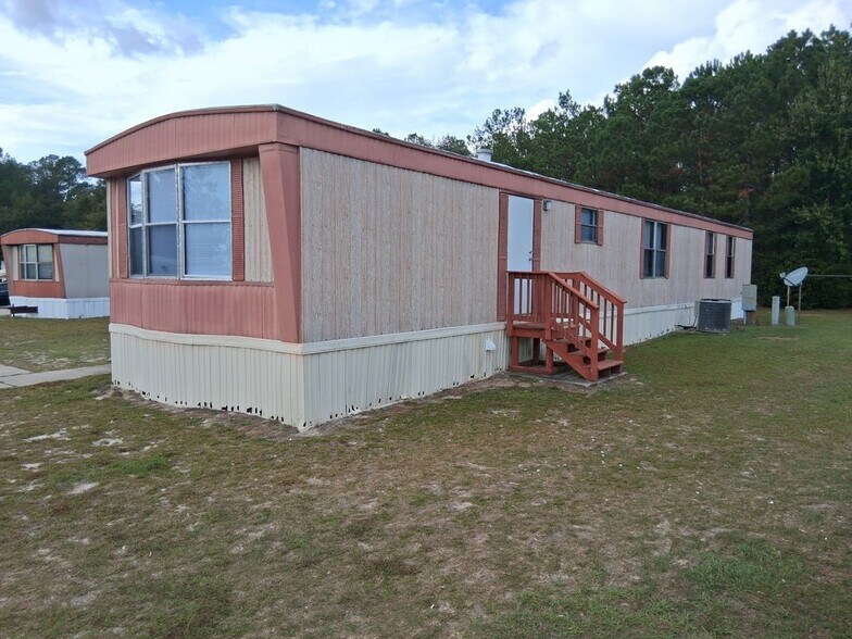 Building Photo - 6916 Sunbeam Ct