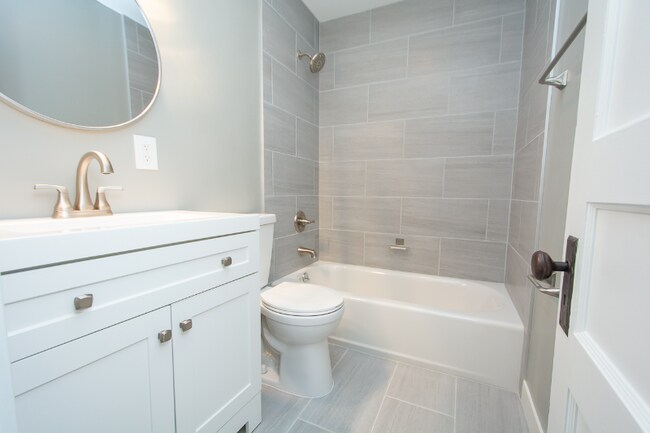 Building Photo - 1518 McKay Ave