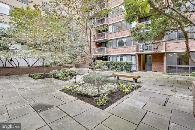 Building Photo - 1140 23rd St NW