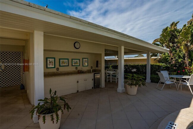 Building Photo - 350 S Beach Rd