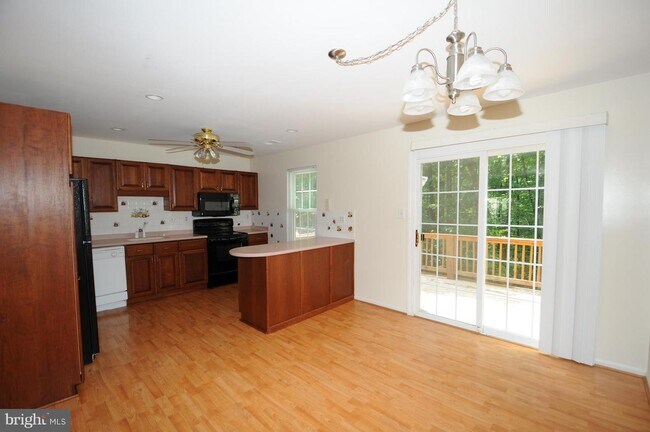 Building Photo - 6760 Cardinal Woods Ct