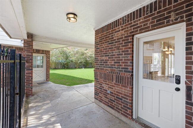 Building Photo - 13135 Finch Brook Dr