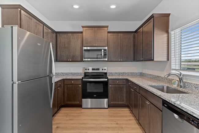 Building Photo - 1012 Camelia Grv Ct