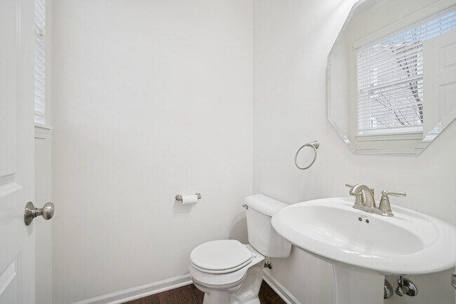 Building Photo - 70 Marcel Ln