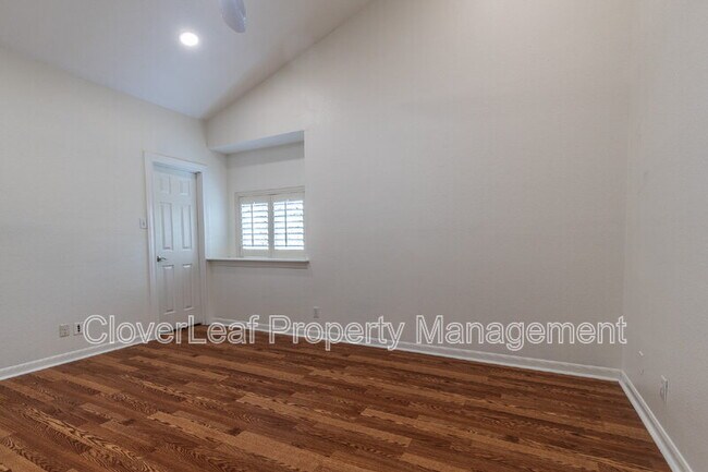 Building Photo - 2643 Inwood Briar