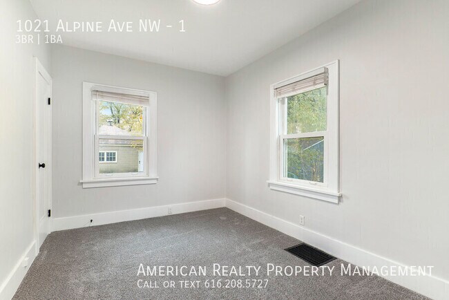 Building Photo - 1021 Alpine Ave NW