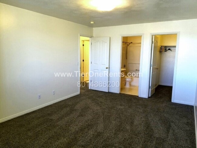Building Photo - No deposit option for qualified renters