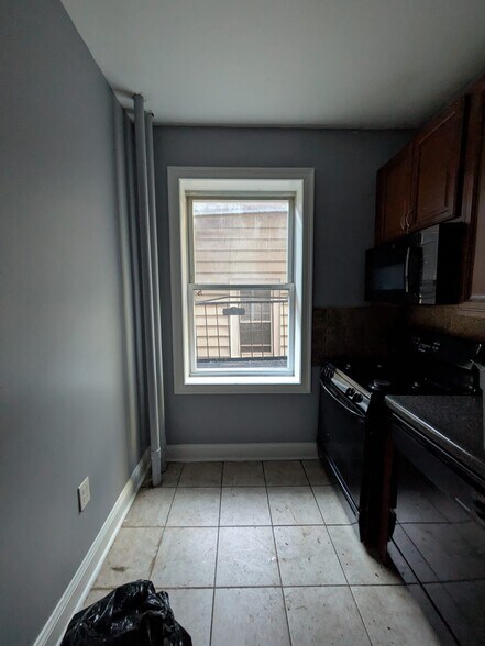 Building Photo - 39 W 29th St