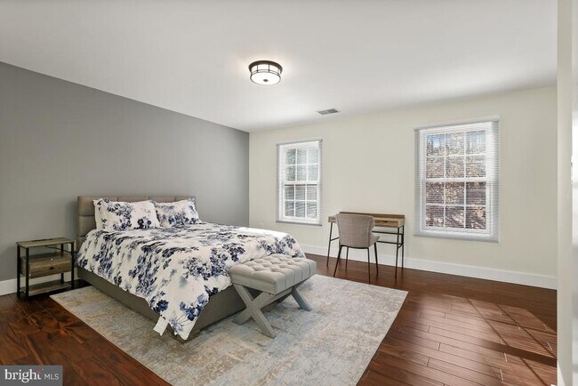 Building Photo - 6355 Highgrove Park Ct