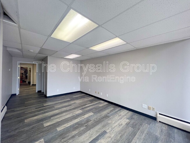 Building Photo - 145 E Walnut St