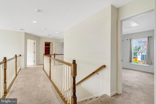 Building Photo - 9001 Merlot Ct