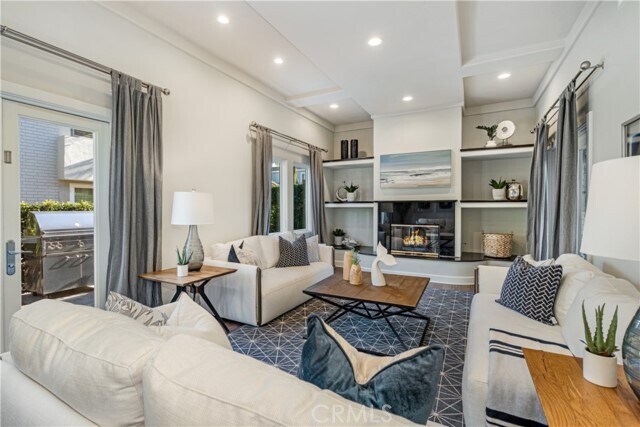 Building Photo - 120 Via Trieste