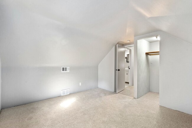 Building Photo - Updated 3 Bed 2 Bath in Penn Hills! Available MAY