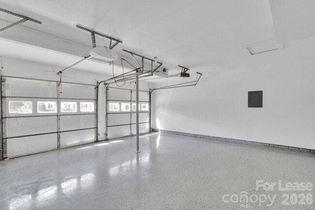 Building Photo - 7404 Shadowlake Dr