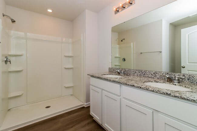 Building Photo - 291 Century Dr