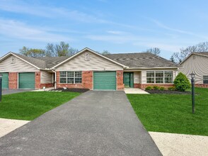 Building Photo - Beautiful 2 Beds 2 Baths Villa in Far South