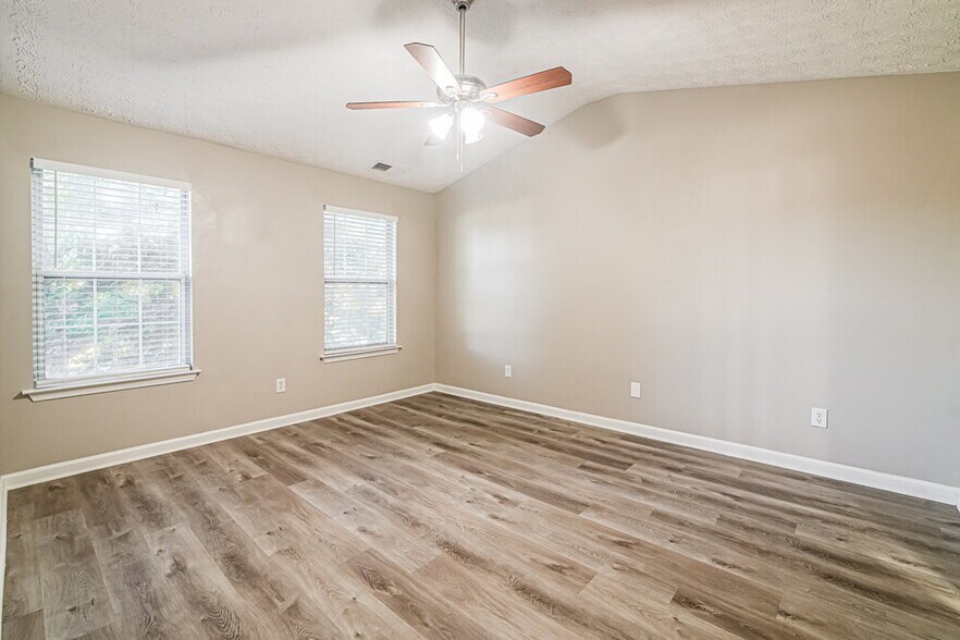 Building Photo - 1955 Hidden Valley Dr SW