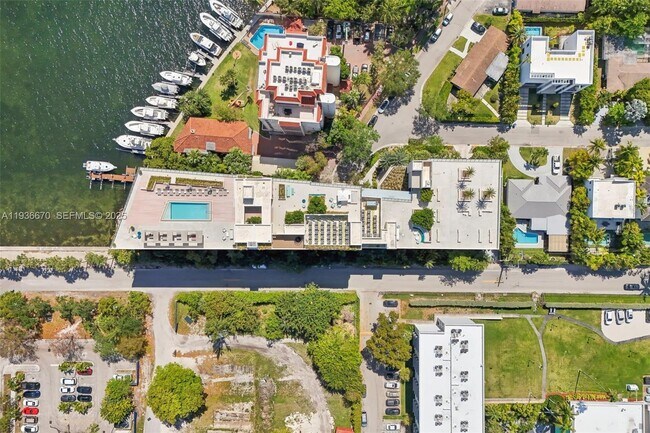 Building Photo - 3581 E Glencoe St