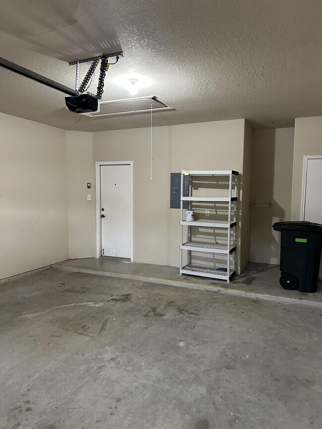 Building Photo - 2616 Gallant Fox Dr