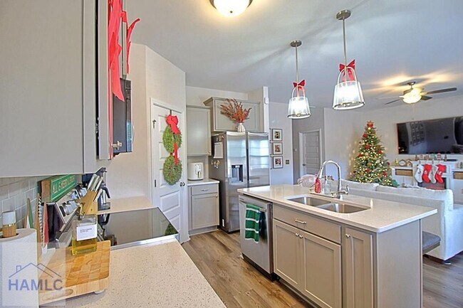 Building Photo - 1560 Arnall Dr