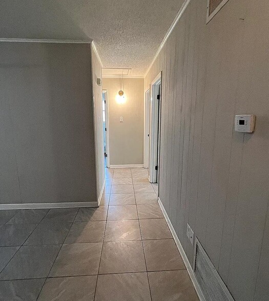 Building Photo - 4109 Parkway Dr