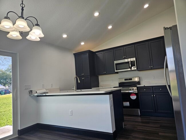 Building Photo - 5101 SE 43rd Trce